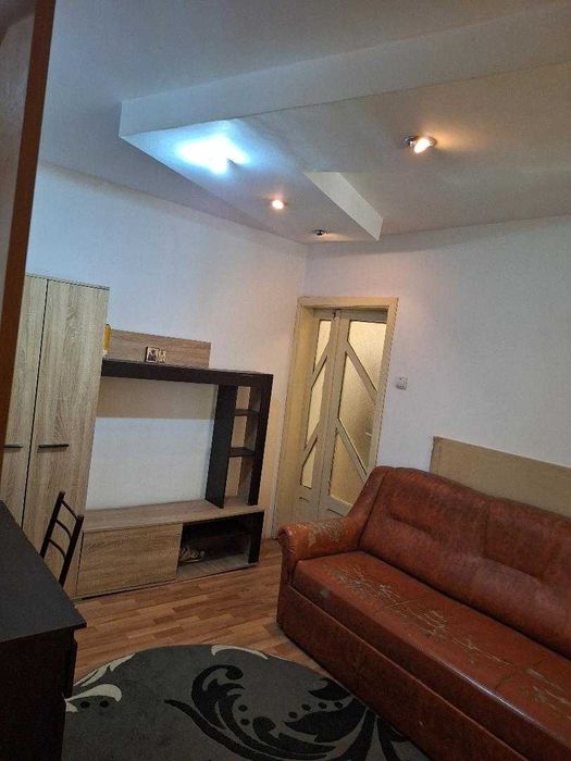 Vand apartament 2 camere Craiova, Valea Rosie, 36mp, parter, situat la 50 m de scoala si 50 m de statie autobuz