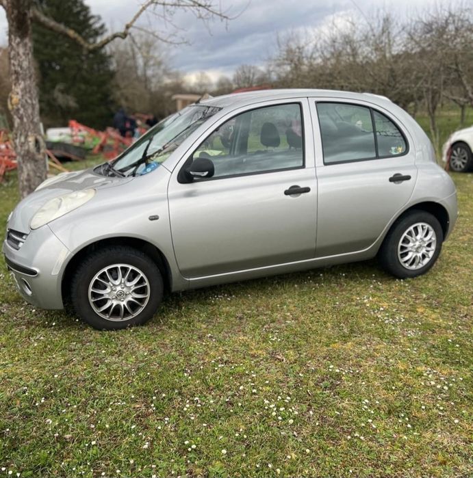 Nissan Micra 4 uși