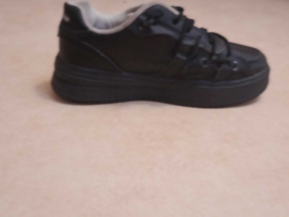 Кроссовки на девочку