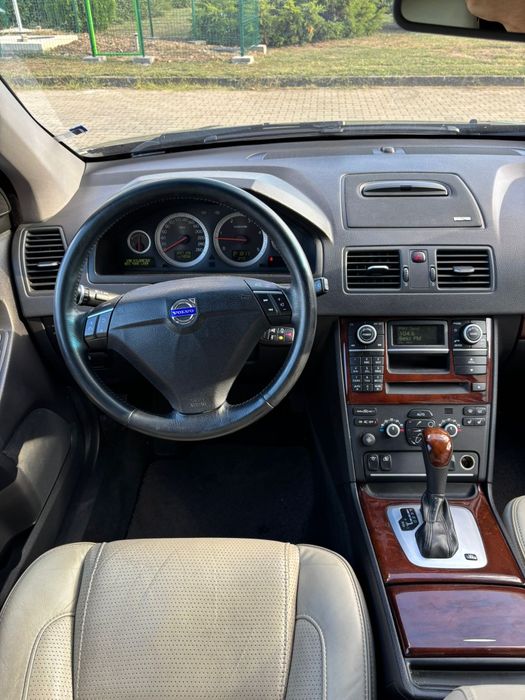 De vânzare Volvo XC90 an 2012 model executiv l