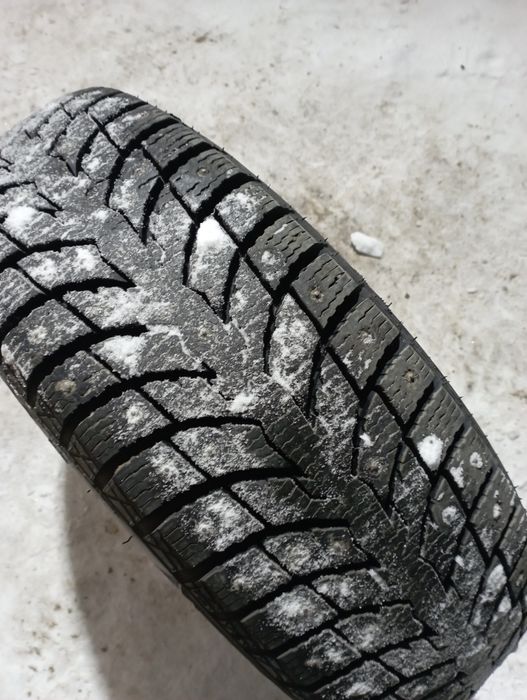 Продам резину с диском