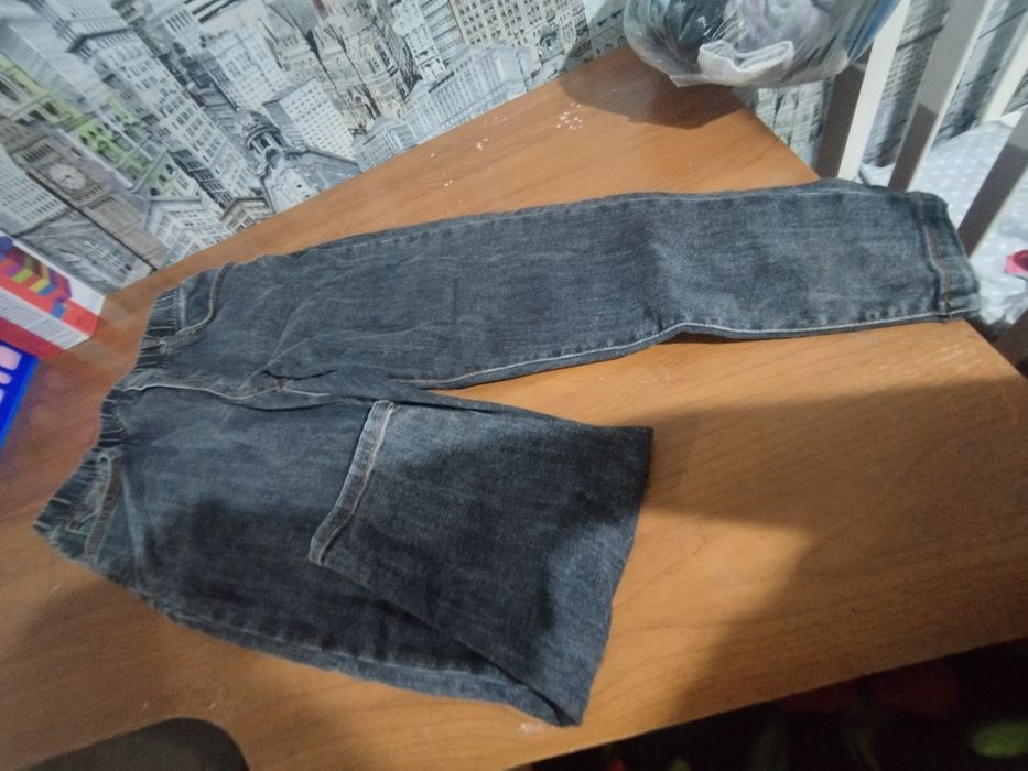 Джинсы Zara на девочк.