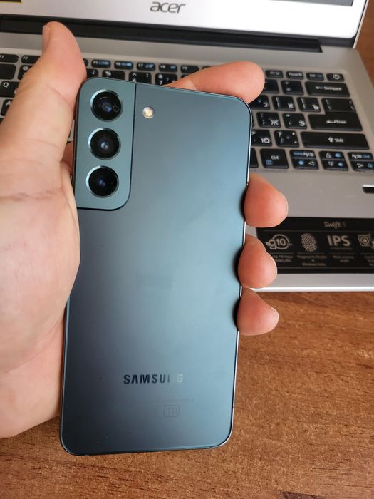Продам отличный смартфон Samsung Galaxy S22