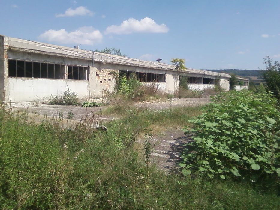 Продавам Селскостопански сгради, обори