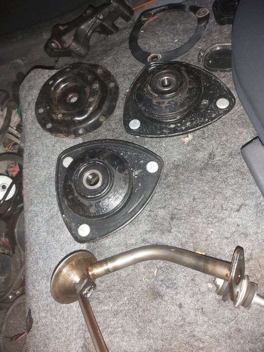 Тойота ярис на части 1000куб.,68 коня