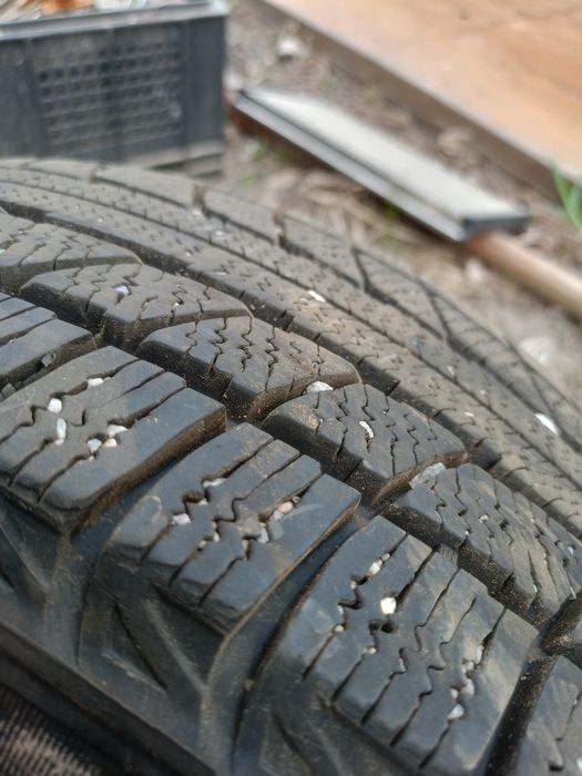 Продам зимнюю резину R15