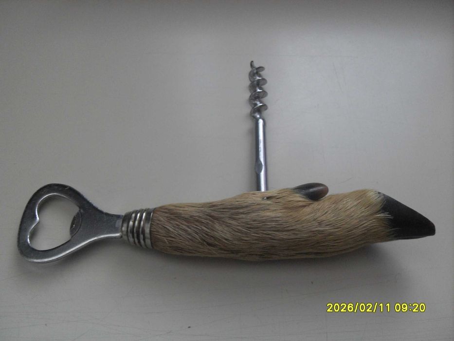 Продавам тирбушон-отварачка