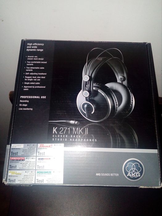 Профессионалний студийний наушники фирмы АКГ