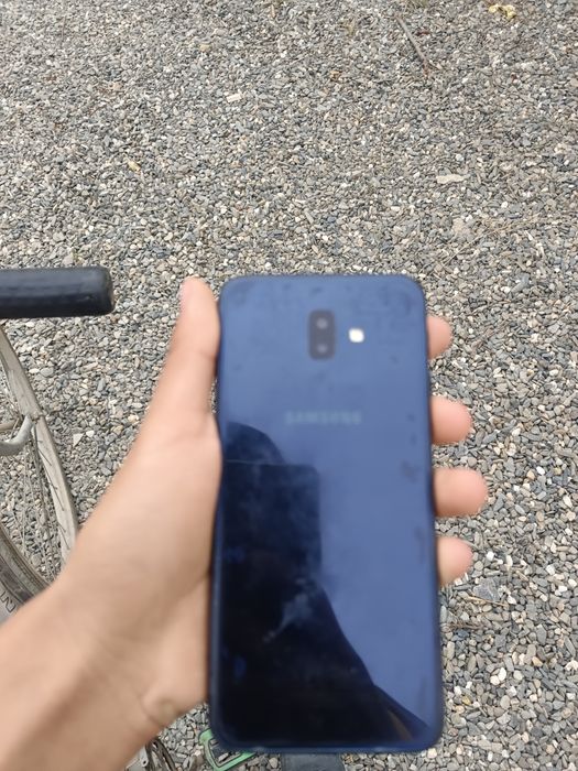 Samsung J6+  holati yaxshi