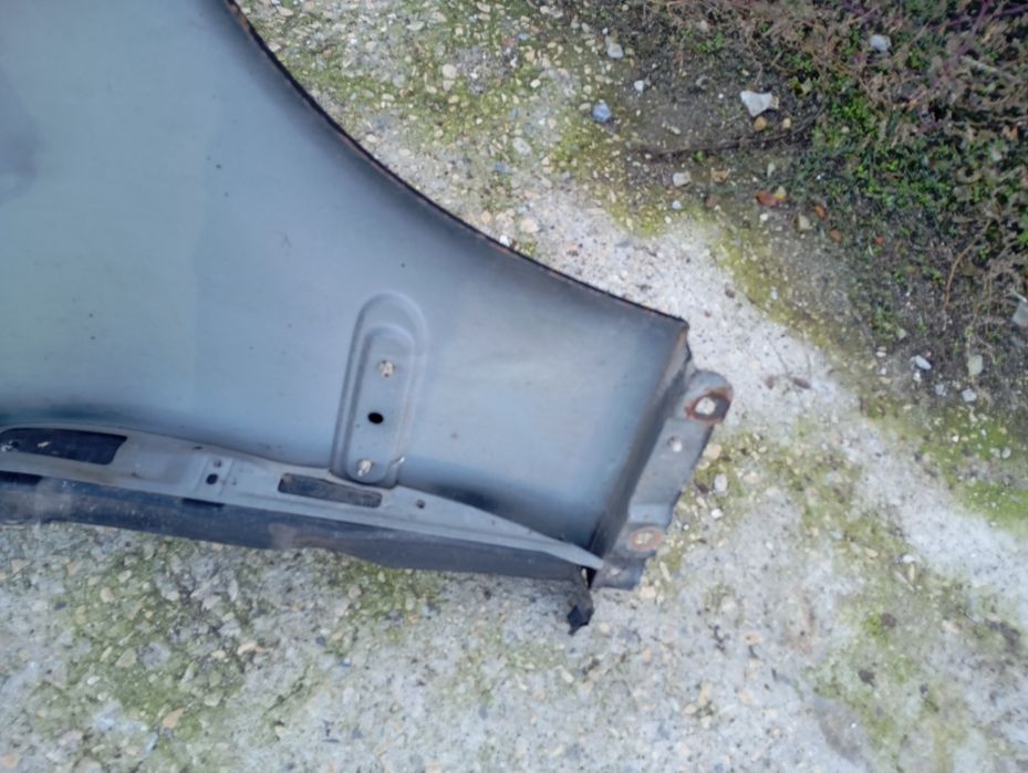 Преден ляв калник Mercedes Benz w203