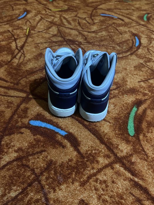 Vand Jordan 1 MID