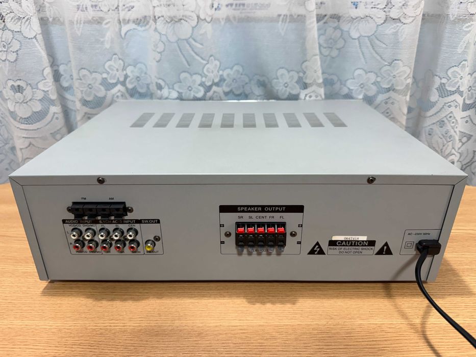 Amplificator,statie,putere,INTERVISION-sunet de cristal cu bass profund si inalte bine definite !