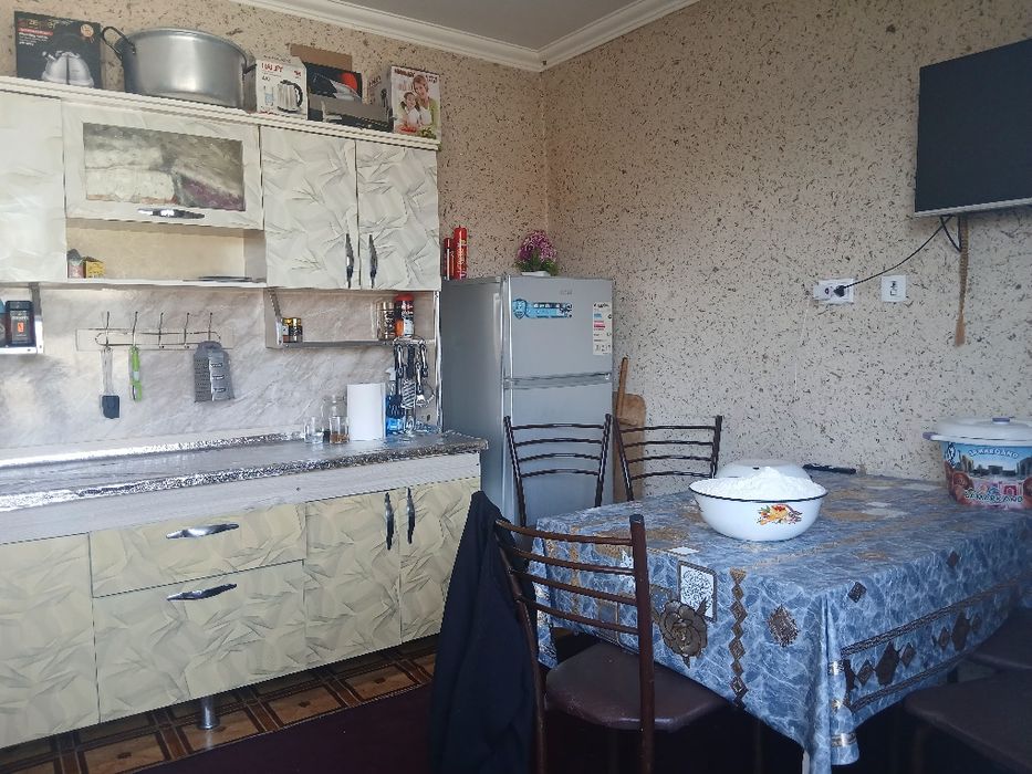 Uy yangi remont hamma mebellar yangi glamlar ham