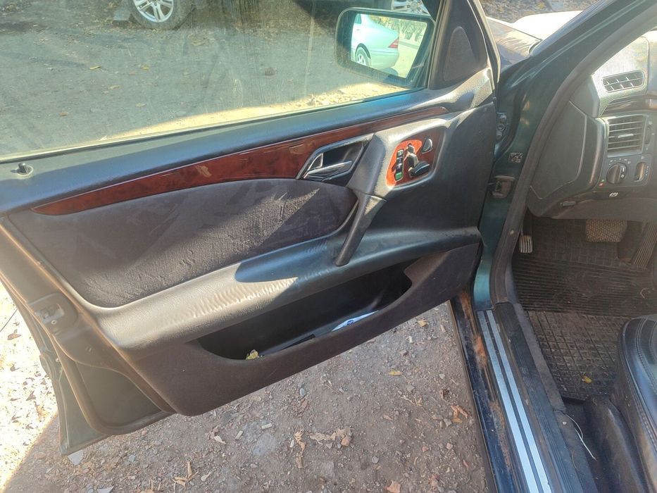 Мерседес W210 E280 по запчастям продаётся