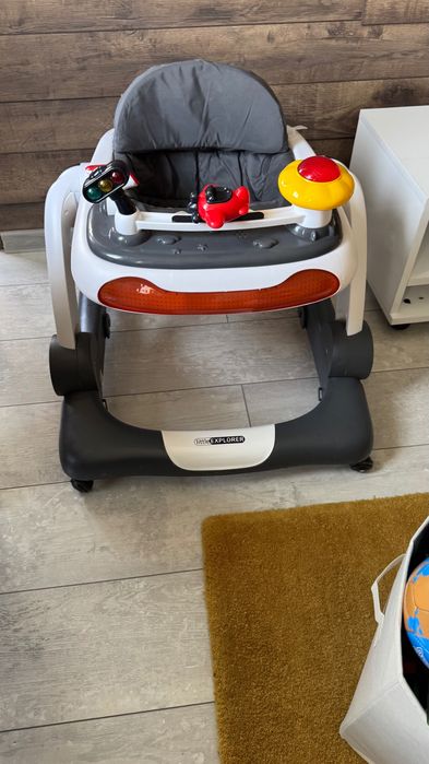 Проходилка 4 в 1 Chipolino, уолкър от Пепко