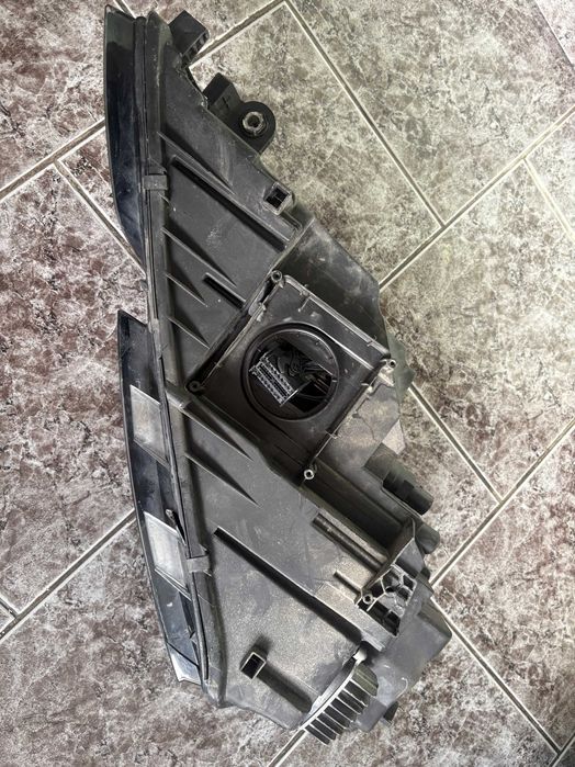 Десен фар за Шкода Октавия / Skoda Octavia facelift 2017-2020