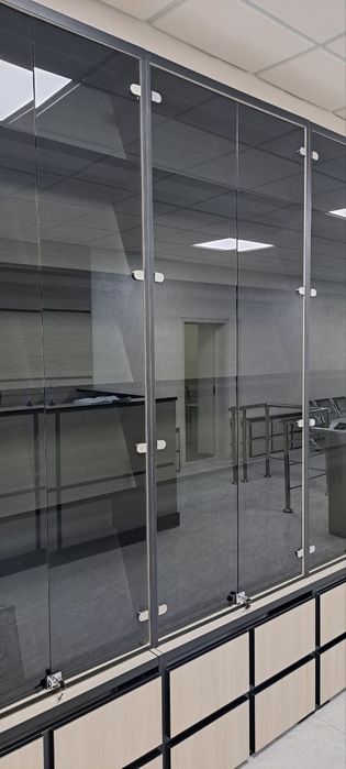 Стекло для витрины