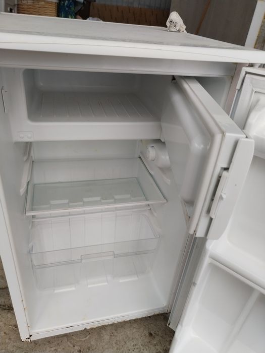 Frigider: 48x53x82, perfect funcțional