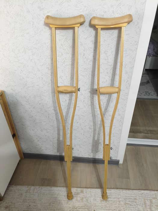 Костыли деревянные