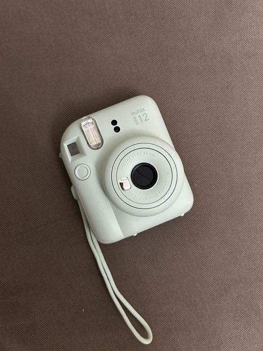 Продам Instax  mini 12
