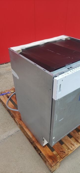 Съдомиялна за вграждане .Indesit