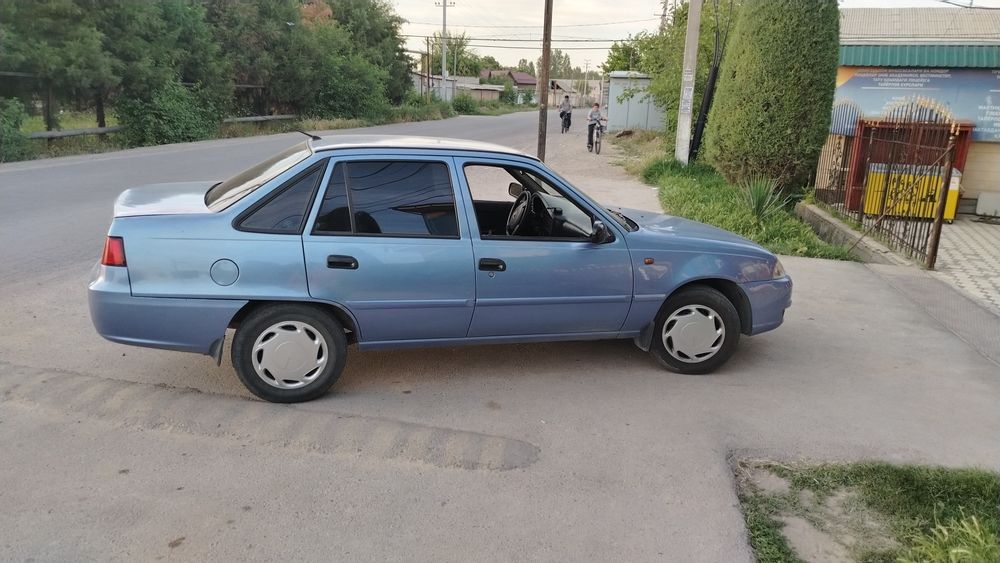 Продаётся нексия 2