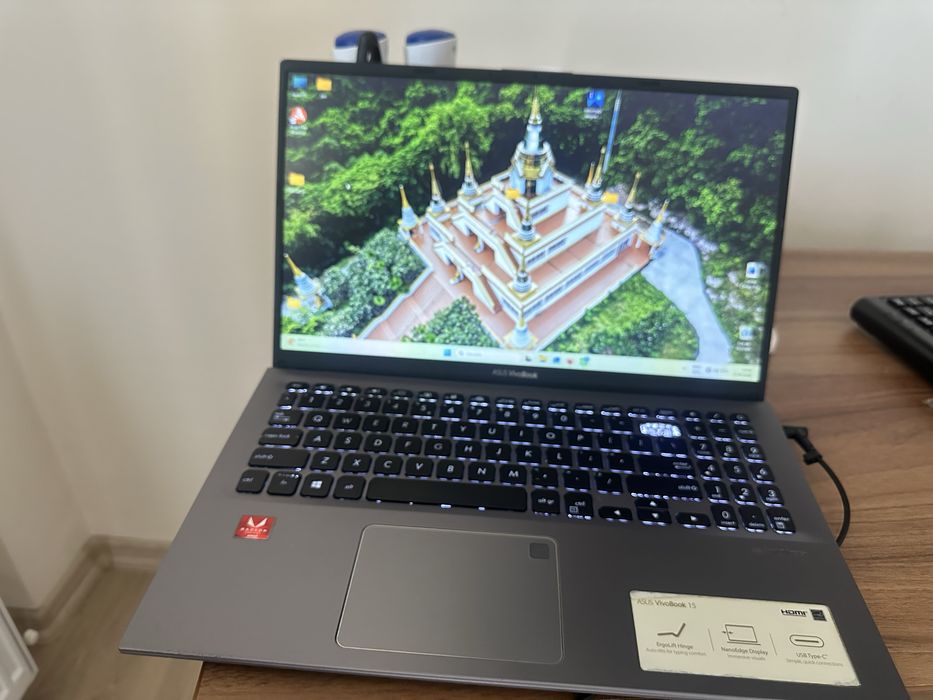 Vand laptop ASUS VivoBook r5
