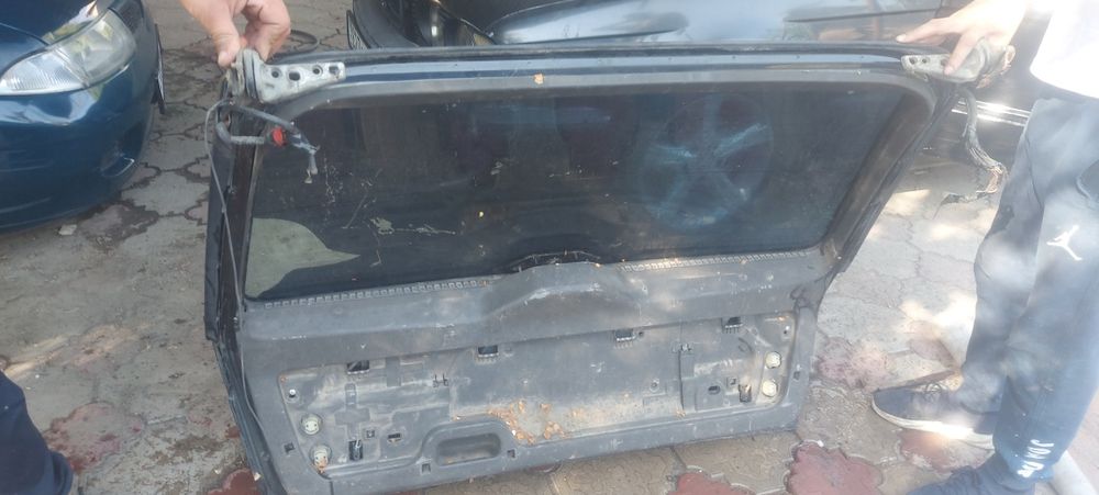 Бмв универсал крышка багажника