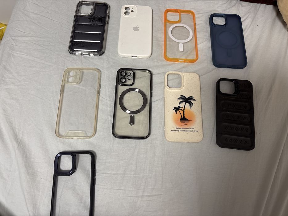 Чехлы на iPhone 12
