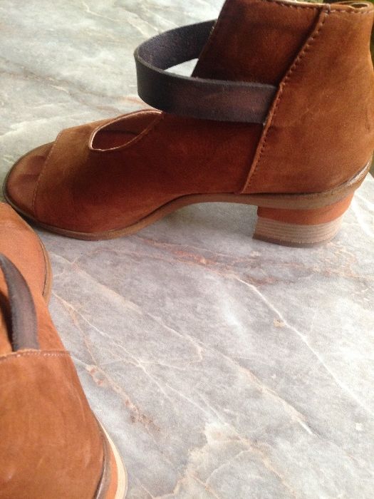 Дамски обувки на Индиго