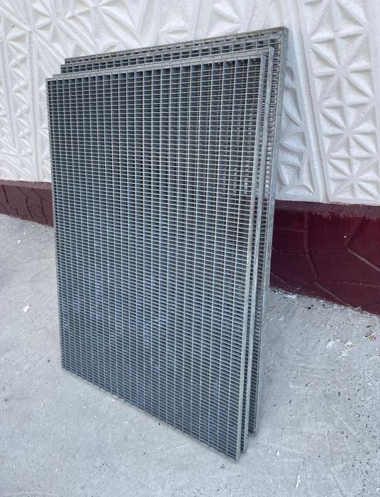 Trepte si gratare zincate