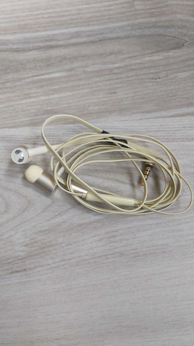 Vand casti/hands-free Fresh 'n Rebel cu microfon si volum
