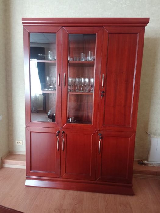 Продам офисную мебель