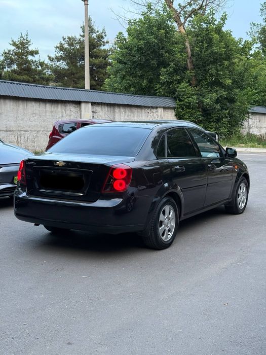 •Lacetti 1.8 2012