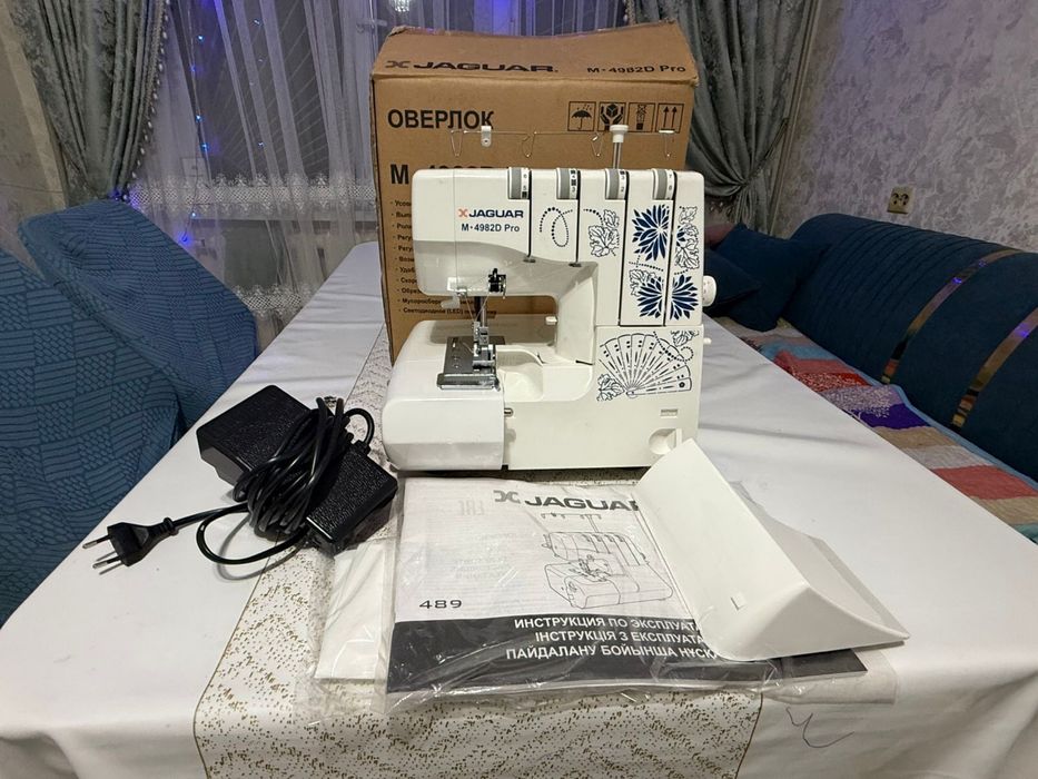 Швейная машинка и оверлог