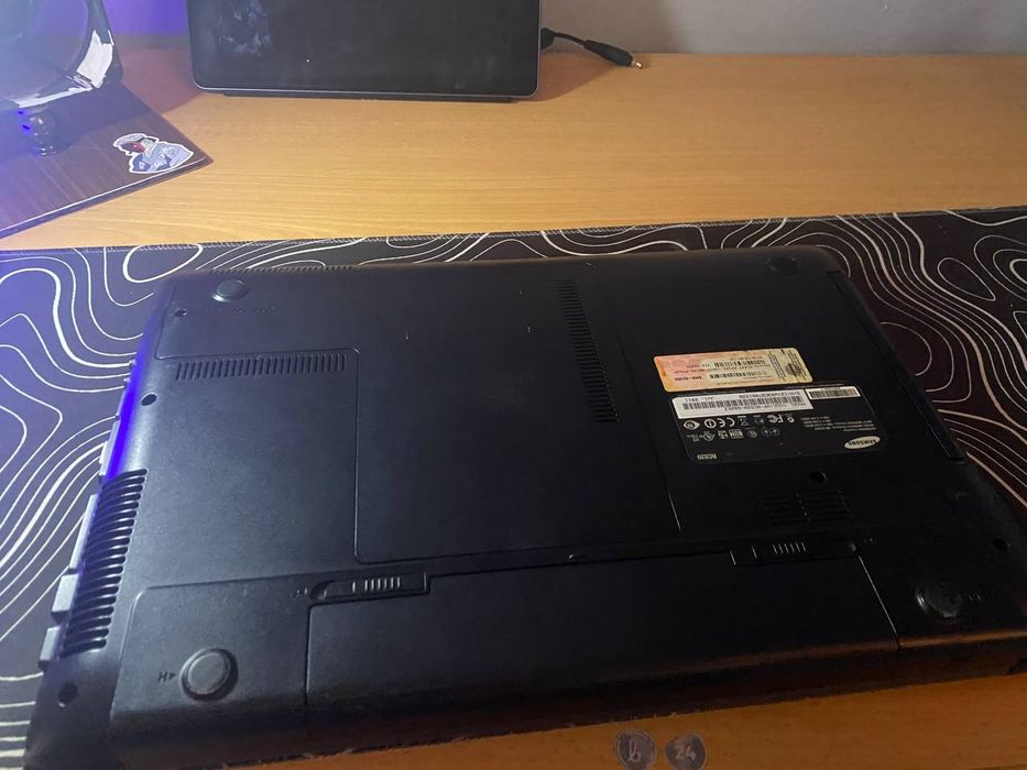 ноутбук SAMSUNG RC520
