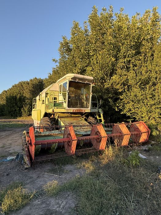 Продавам комбайна, class dominator 106