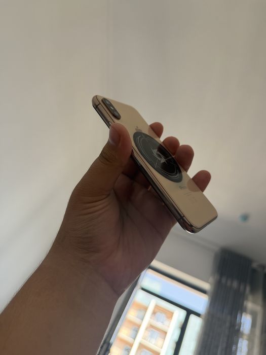 Iphone xs ideal radnoy