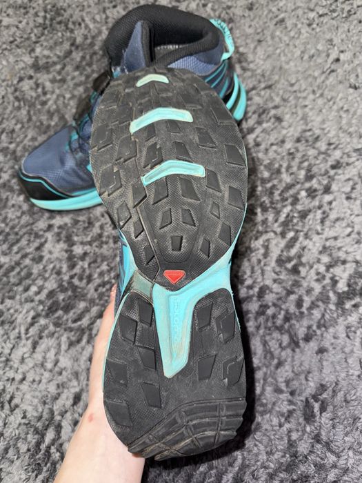 Туристически обувки на марката Solomon