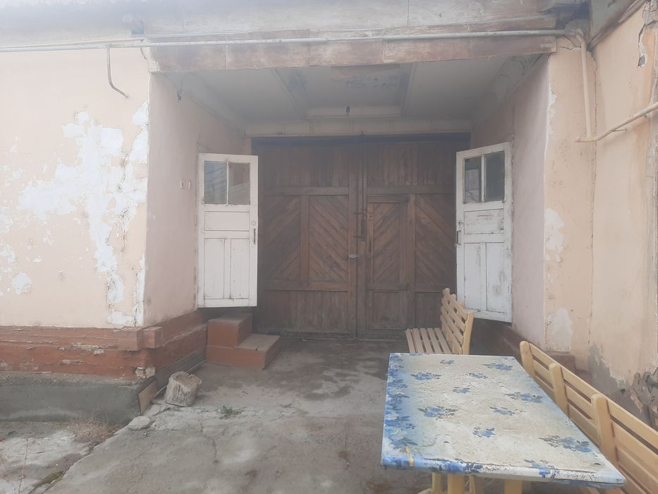 Hovli sotiladi vang'ozi