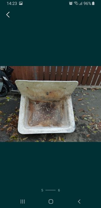 Se vand 2 chiuvete din fontă pentru grădina