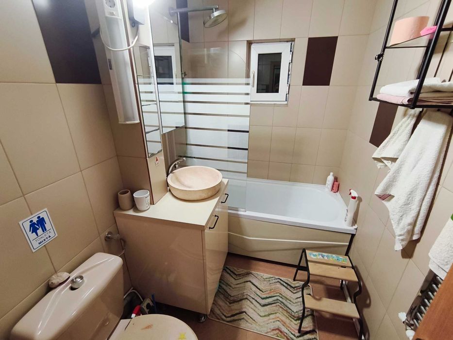 Apartament 2 camere pentru închiriere termen lung