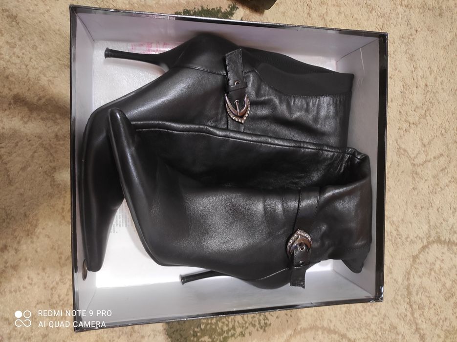 Сапожки-ботфорты кожаные  38 размер продам