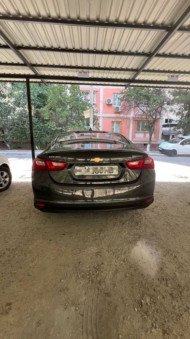 Chevrolet  malibu. 2. LS