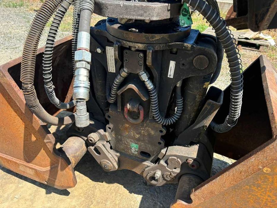 Cupă graifer hidraulică Kinshofer pentru traverse CFR pentru excavator