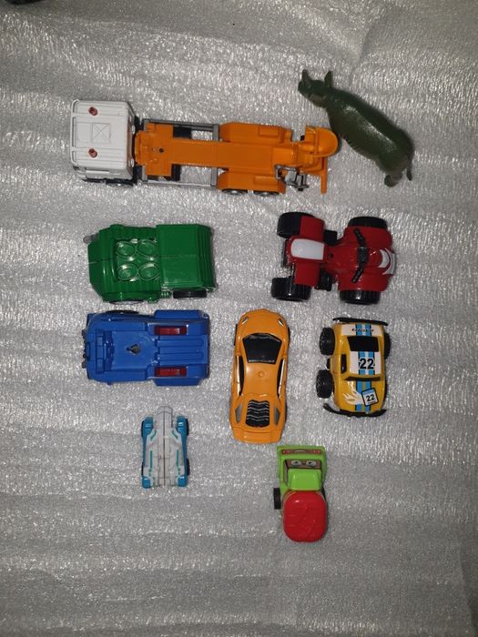 Игрушки детские книжки машинки