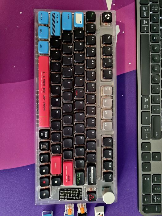 Tastatură mecanică QwertyKey QK75 Terminal – ca nouă, cutie