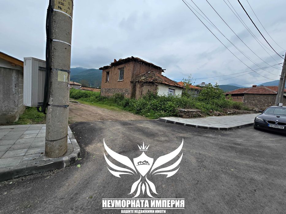 Продавам стара къща 65РЗП с хубав равен двор 771кв. в село Тополово