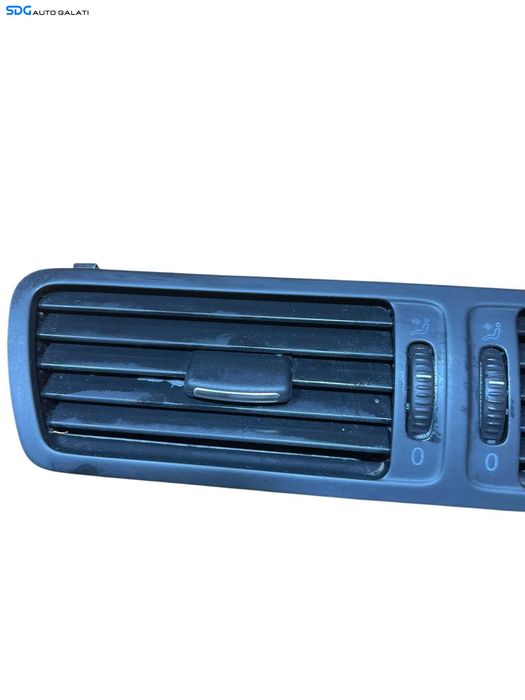 Gura Grila Aer Ventilatie Aerisire Bord Centrala Volkswagen Passat B6 2005 - 2010 Cod 3C1819728E 3C2819728D [B3881]