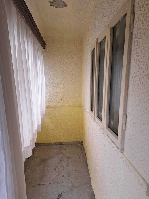 Casa si Teren mare de VANZARE langa Primarie